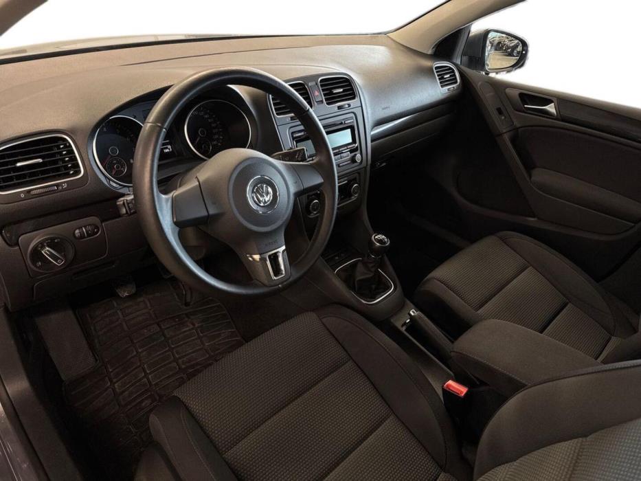VOLKSWAGEN Golf 2012