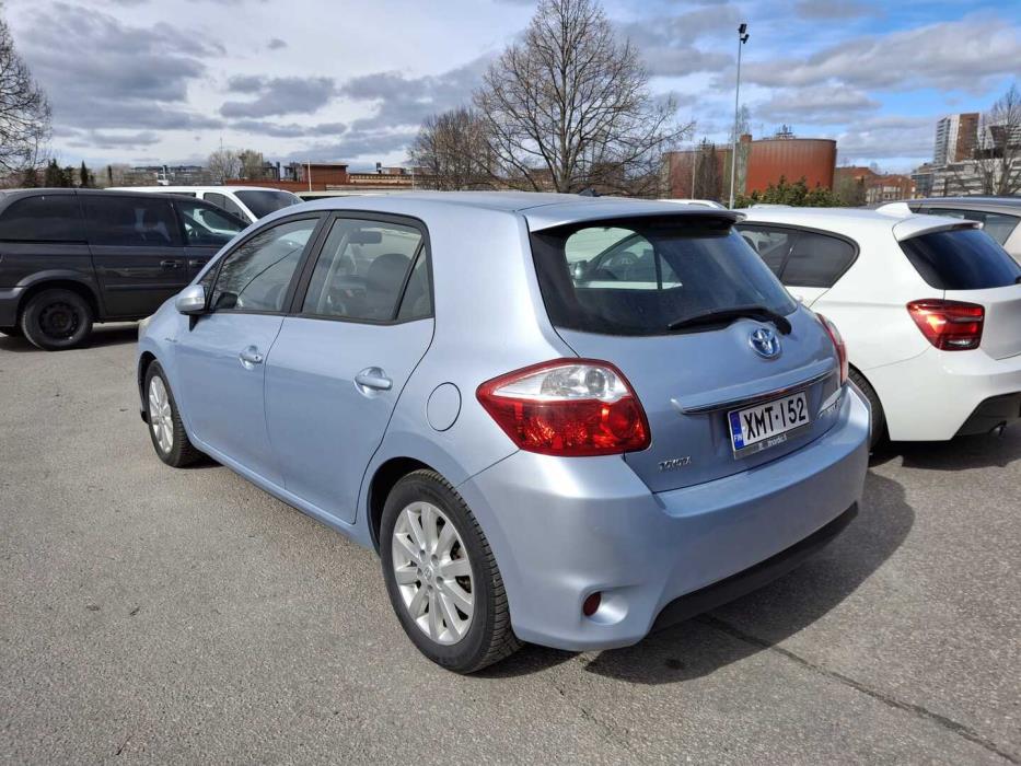 TOYOTA Auris 2011