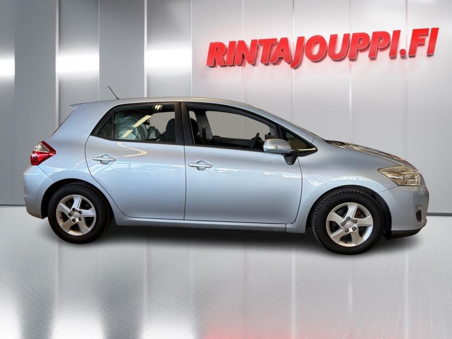 TOYOTA Auris 2011