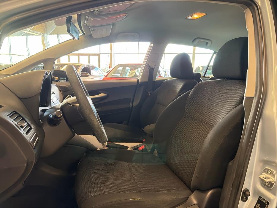TOYOTA Auris 2011