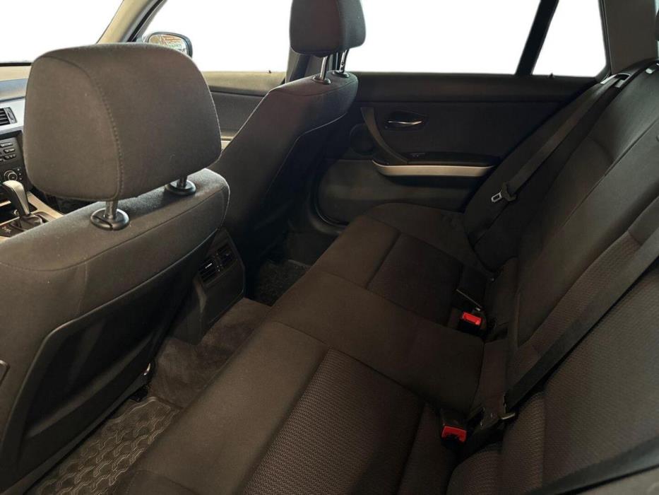 BMW 320 2012