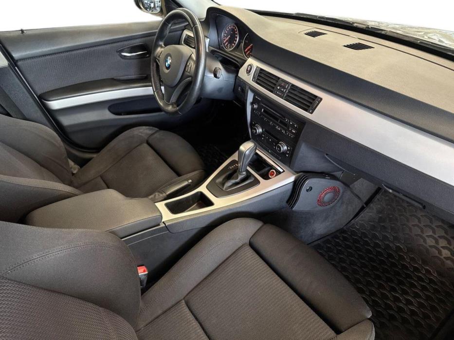 BMW 320 2012