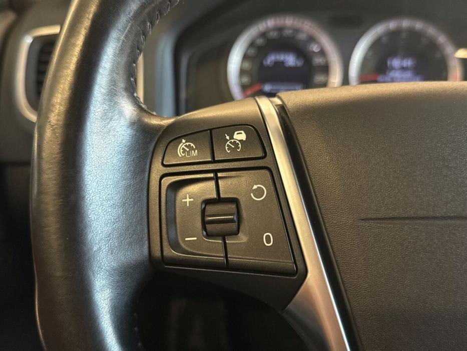 VOLVO V60 2011