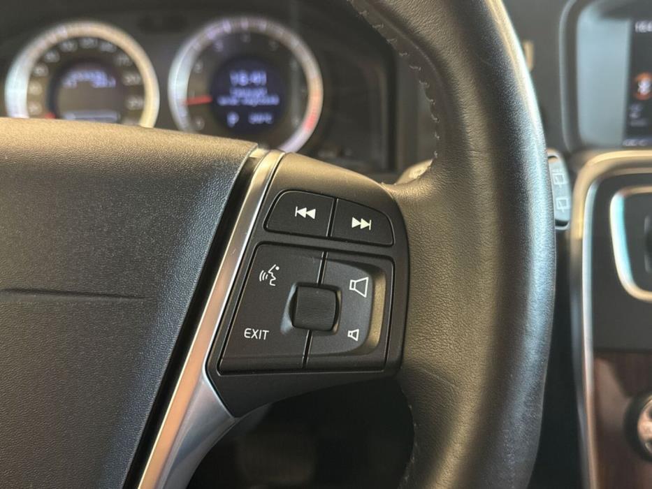 VOLVO V60 2011