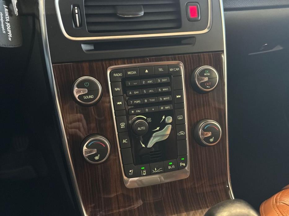VOLVO V60 2011