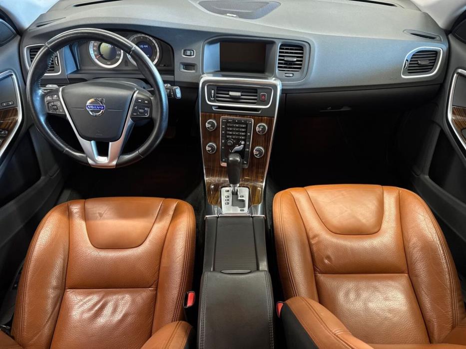 VOLVO V60 2011