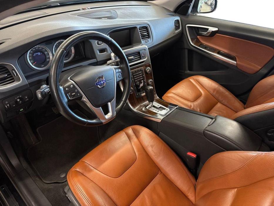 VOLVO V60 2011