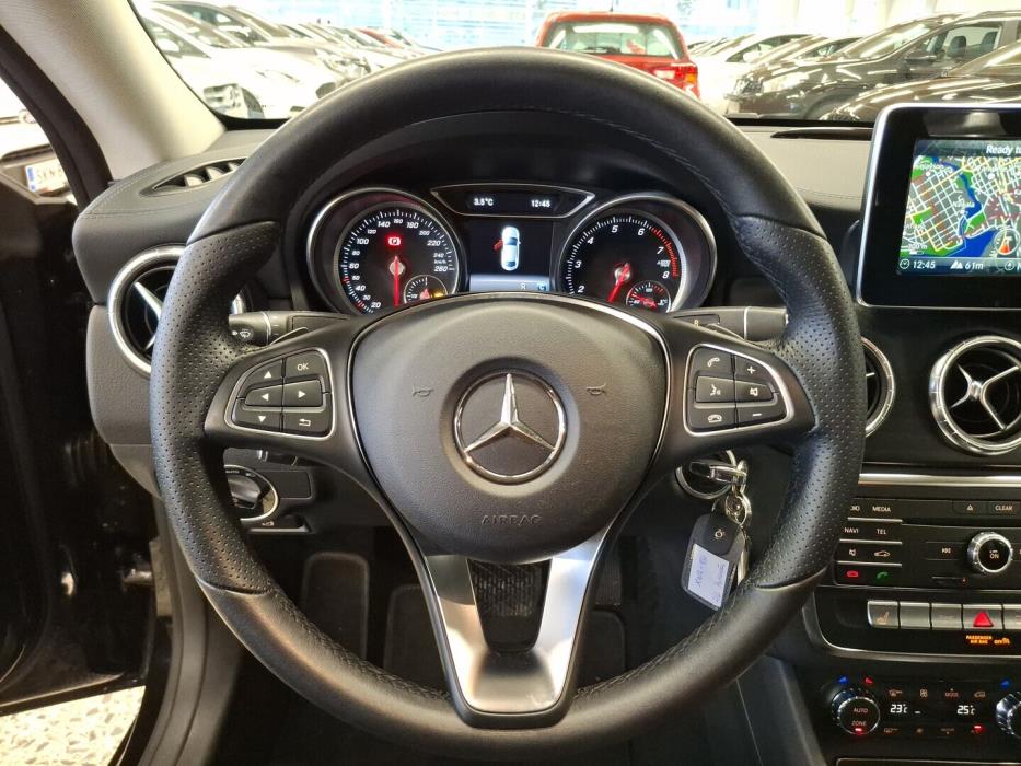 MERCEDES-BENZ CLA 2016