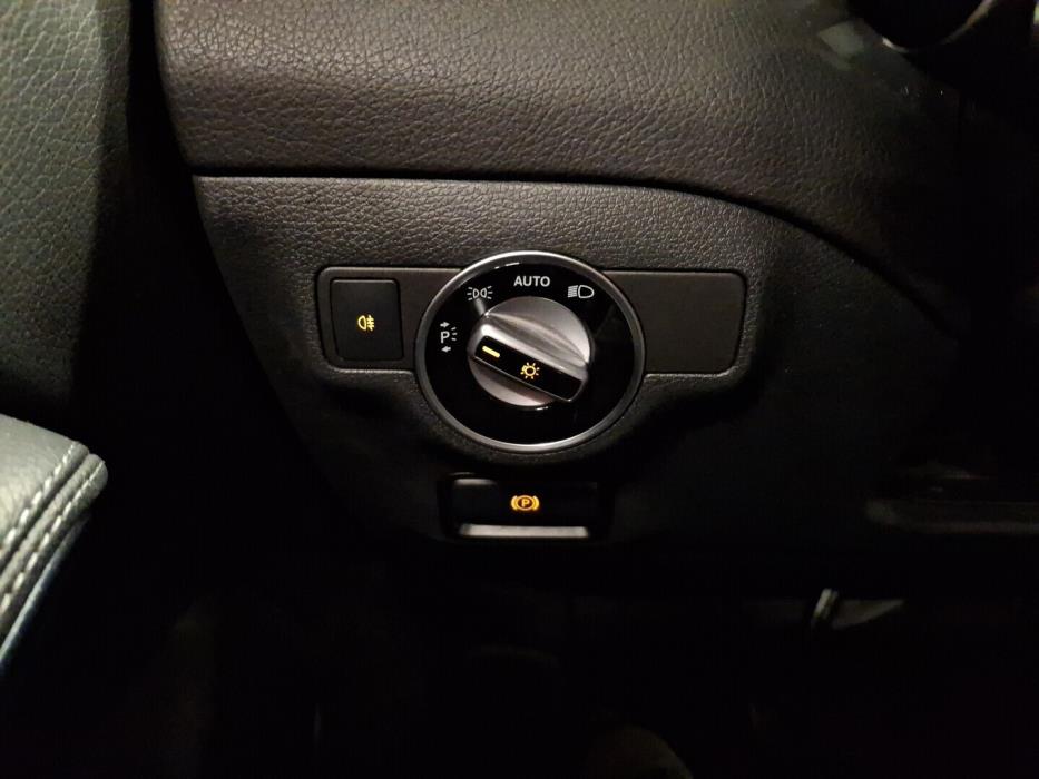 MERCEDES-BENZ CLA 2016