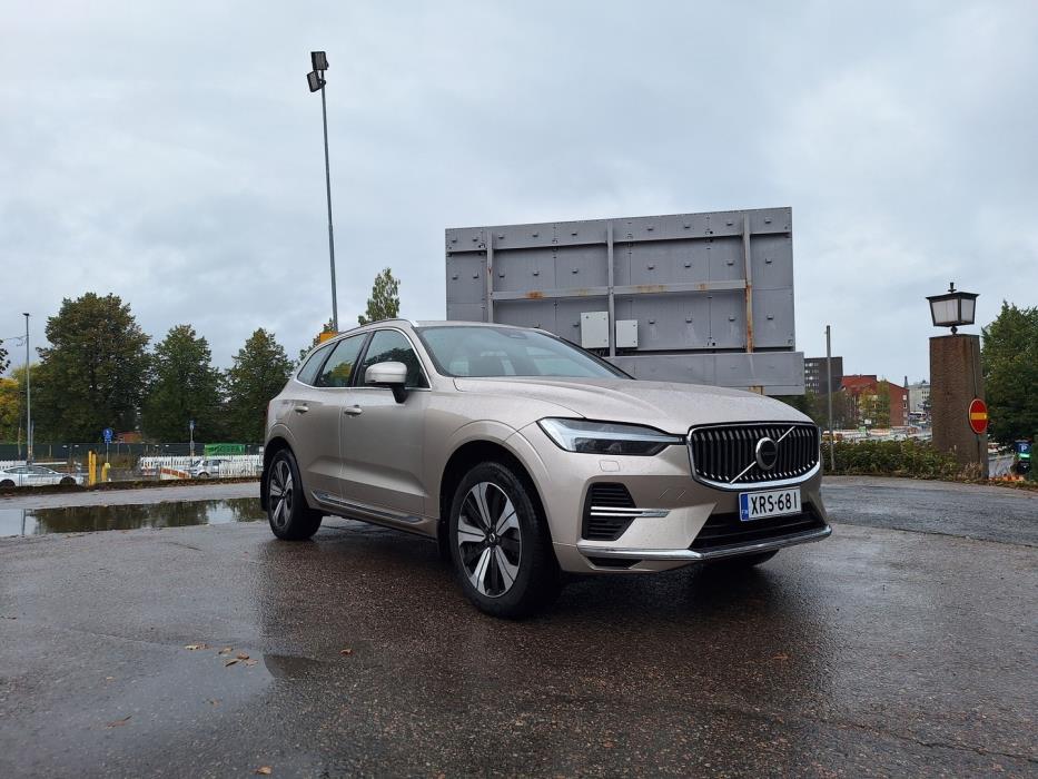 VOLVO XC60 2023