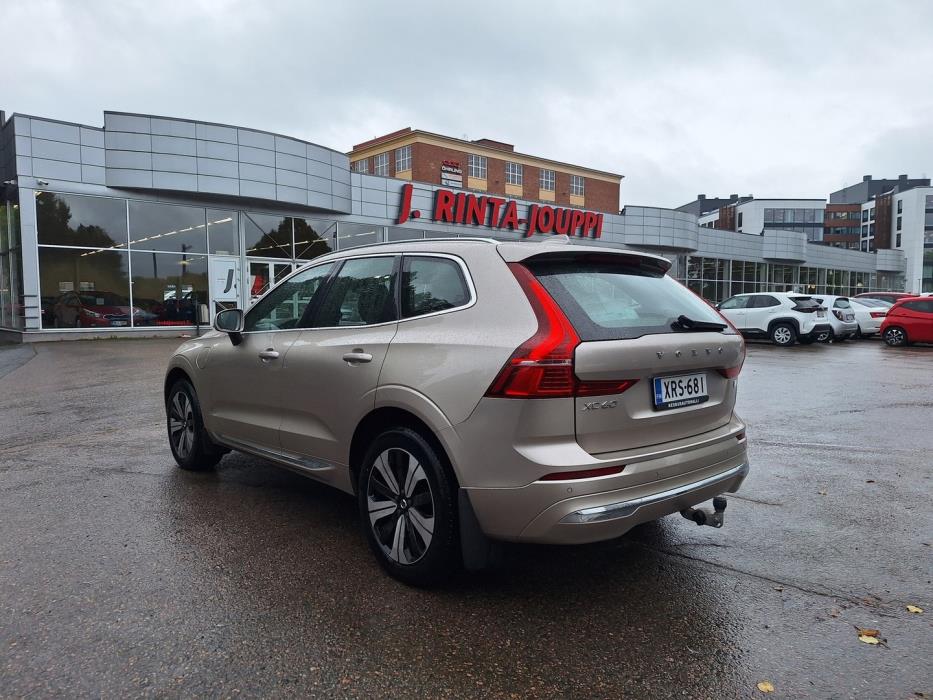 VOLVO XC60 2023