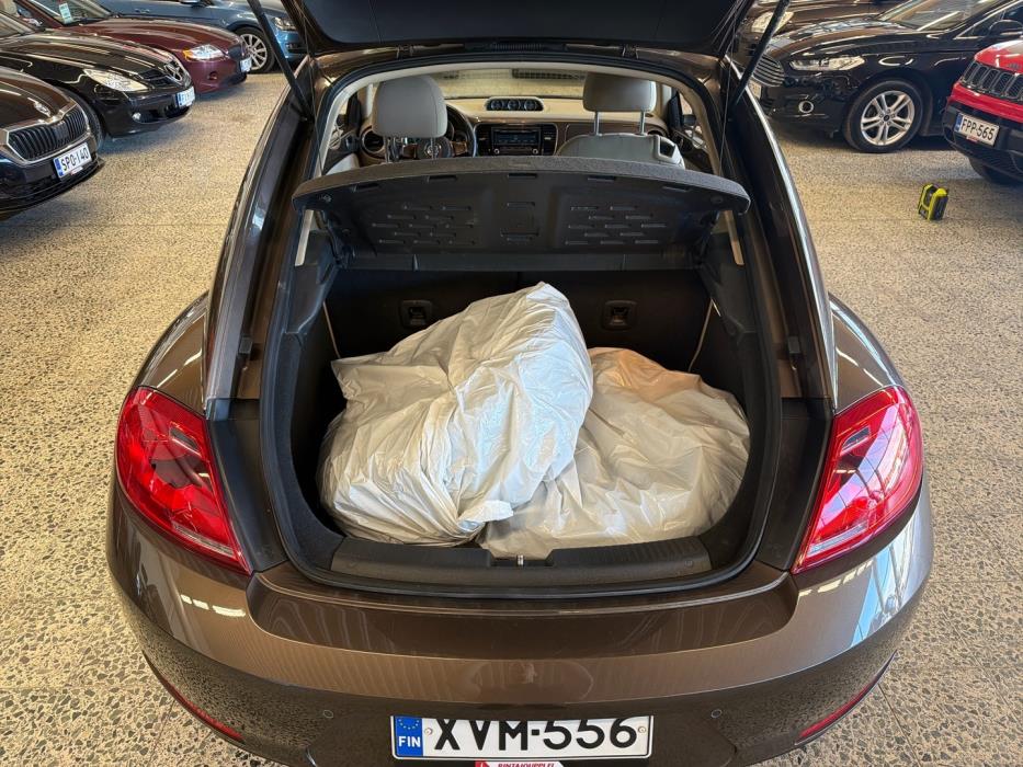 VOLKSWAGEN Beetle 2013