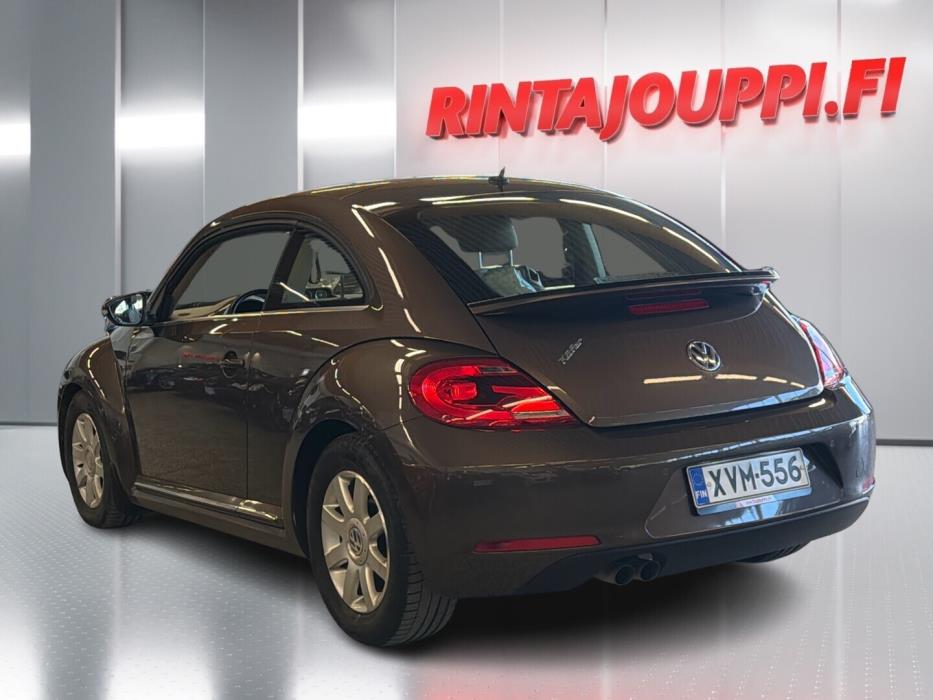 VOLKSWAGEN Beetle 2013