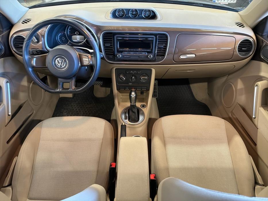VOLKSWAGEN Beetle 2013