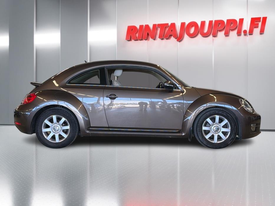 VOLKSWAGEN Beetle 2013