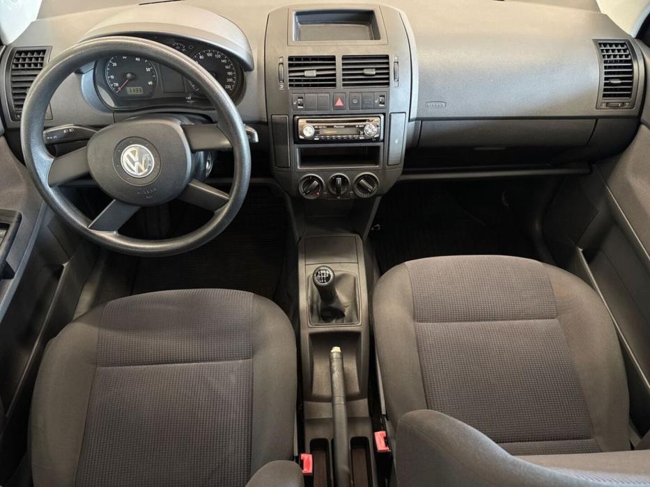 VOLKSWAGEN Polo 2005