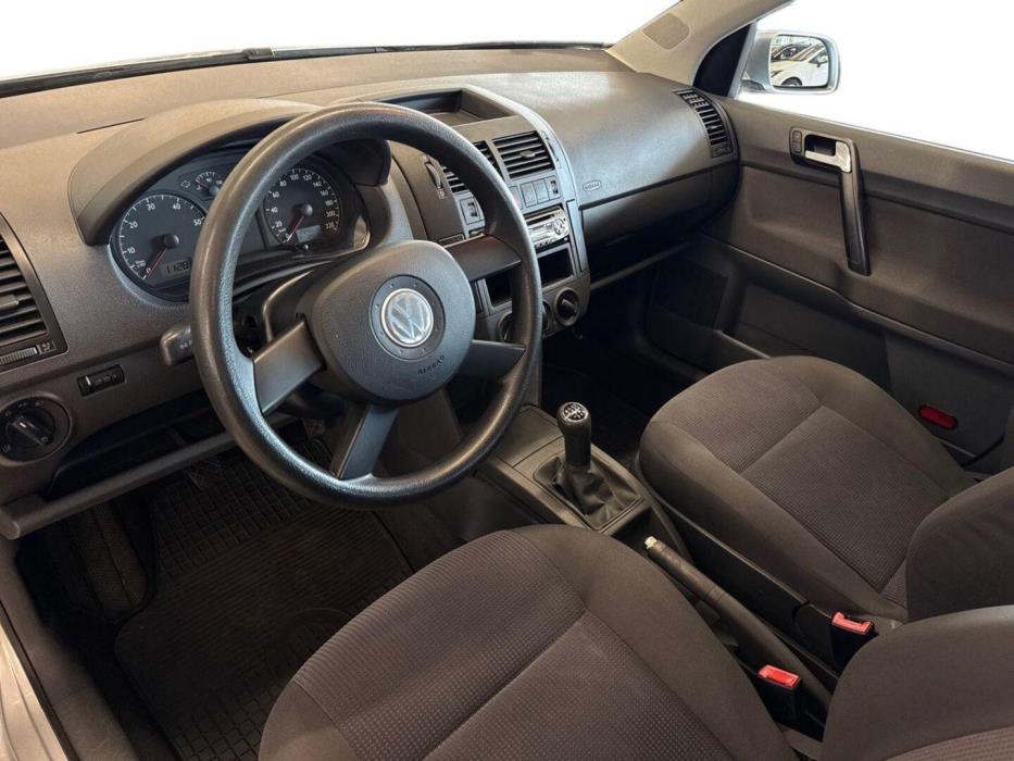 VOLKSWAGEN Polo 2005