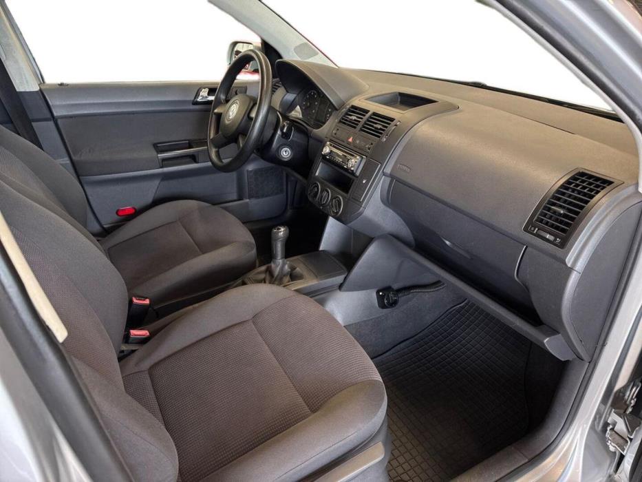 VOLKSWAGEN Polo 2005