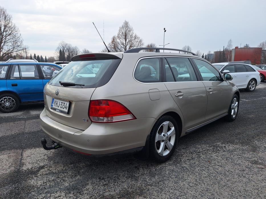VOLKSWAGEN Golf 2009