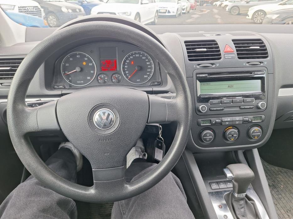 VOLKSWAGEN Golf 2009