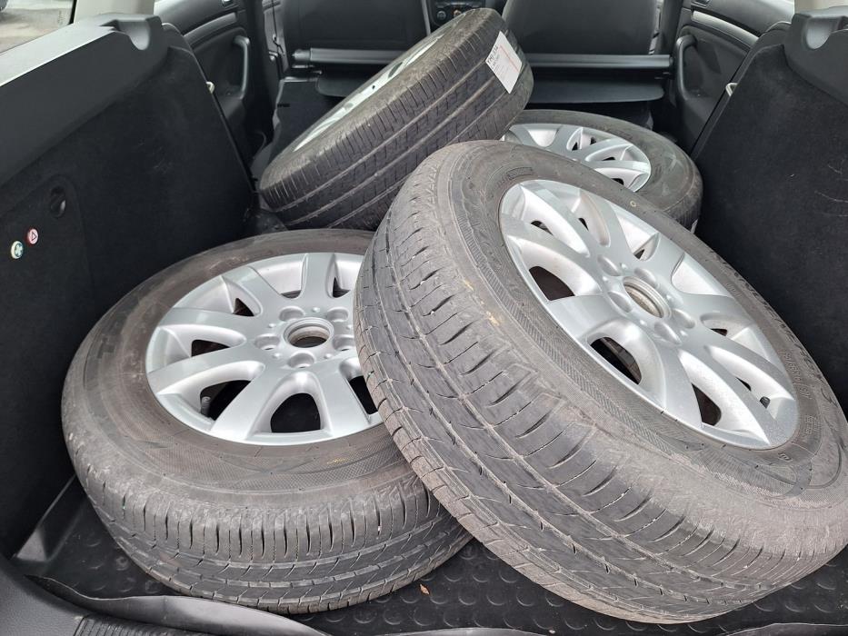 VOLKSWAGEN Golf 2009