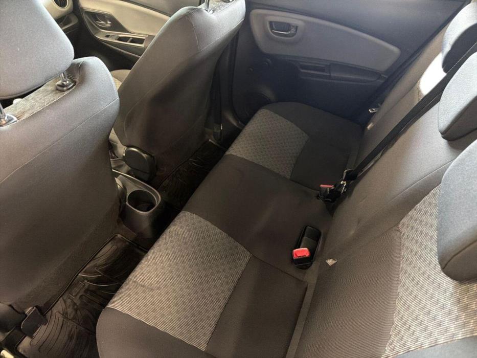 TOYOTA Yaris 2016