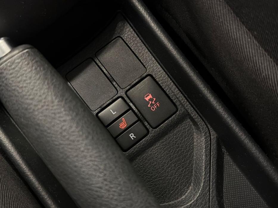 TOYOTA Yaris 2016