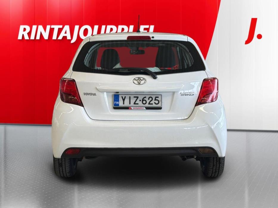 TOYOTA Yaris 2016
