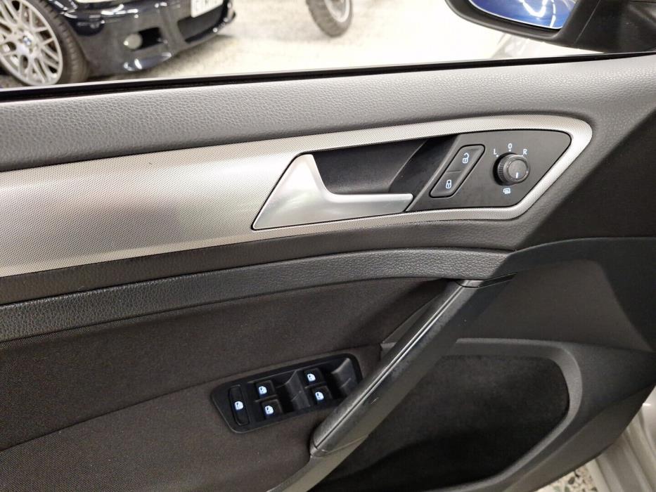 VOLKSWAGEN Golf 2017