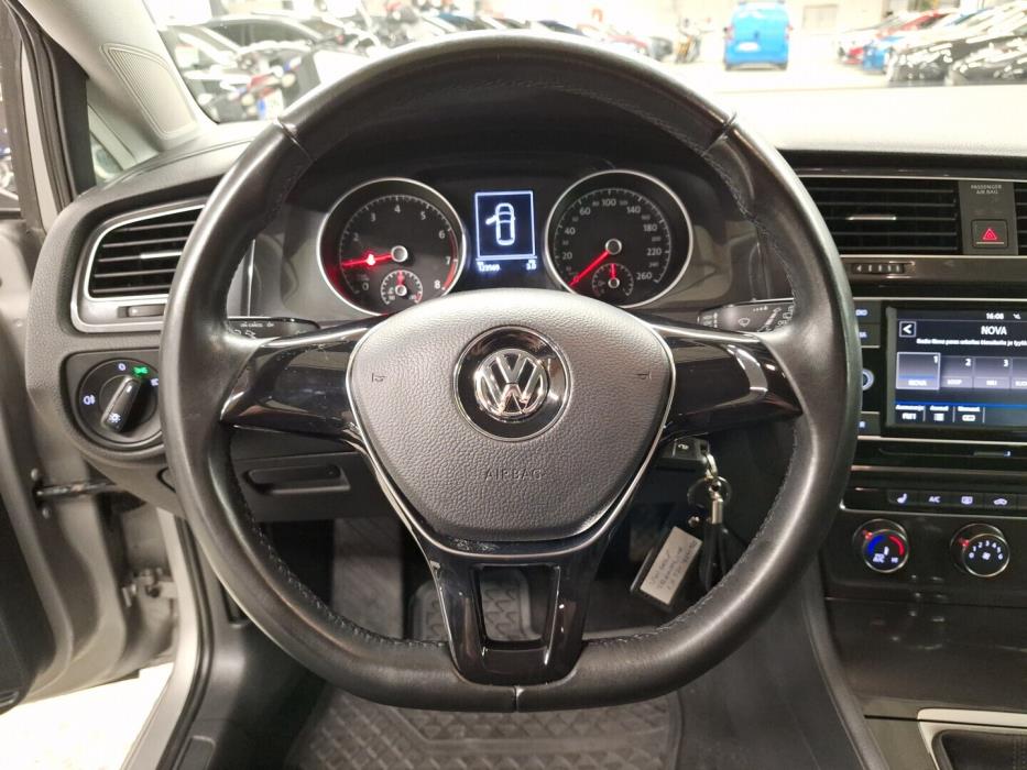 VOLKSWAGEN Golf 2017