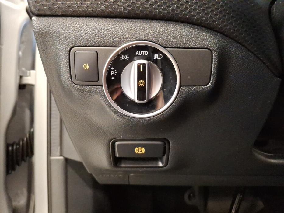 MERCEDES-BENZ A 2017