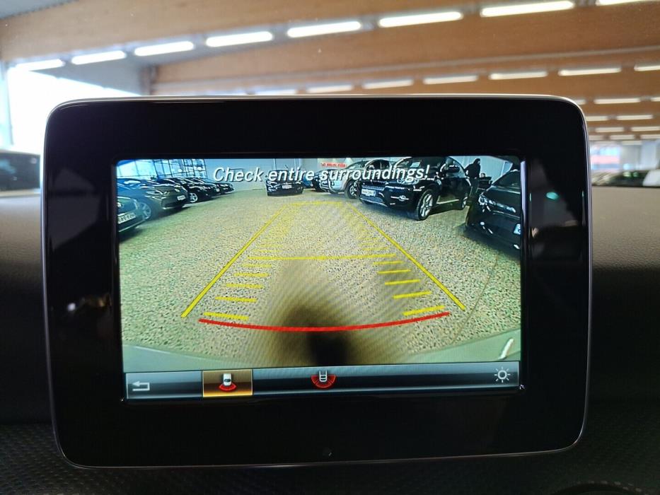 MERCEDES-BENZ A 2017