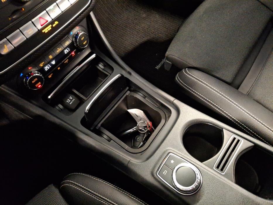 MERCEDES-BENZ A 2017