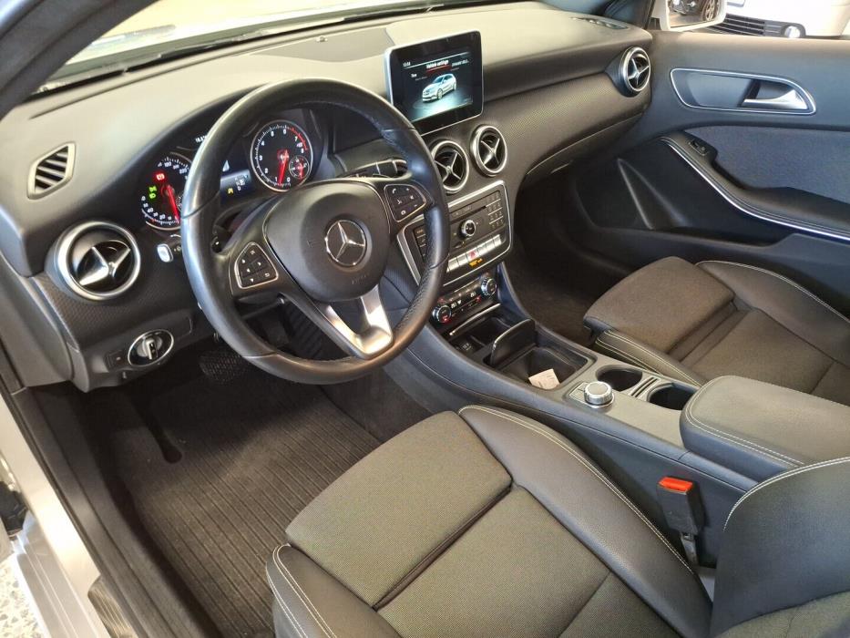 MERCEDES-BENZ A 2017
