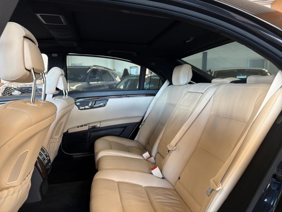 MERCEDES-BENZ S 2011