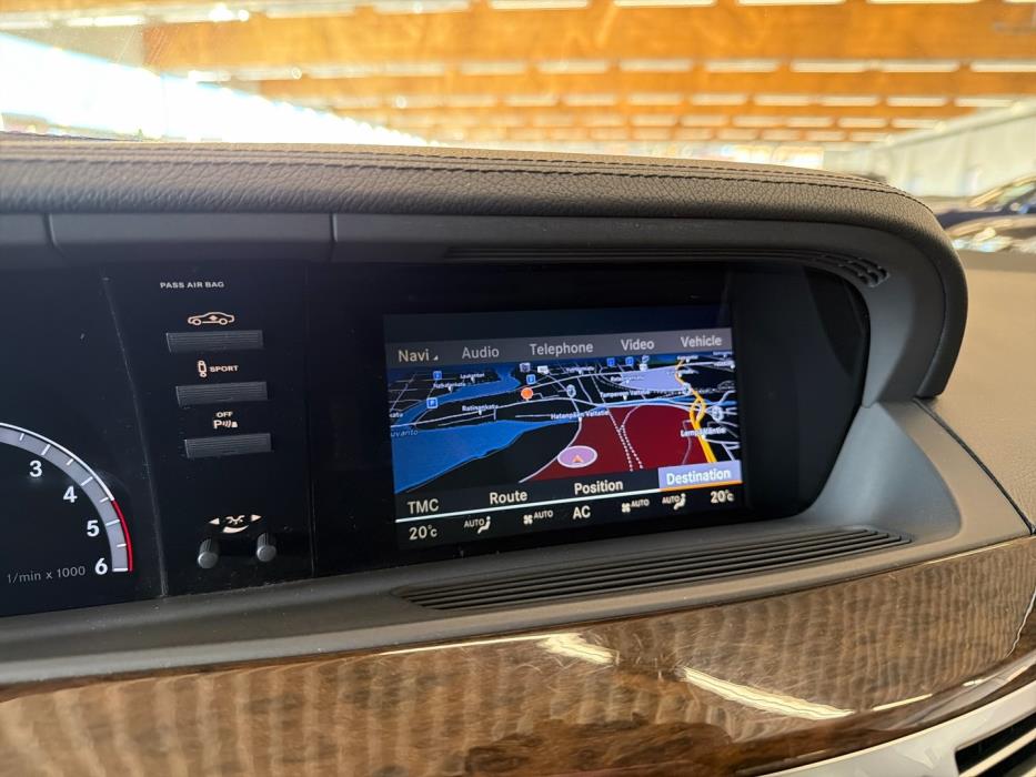 MERCEDES-BENZ S 2011