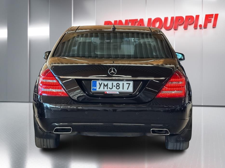 MERCEDES-BENZ S 2011