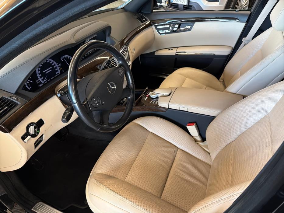 MERCEDES-BENZ S 2011