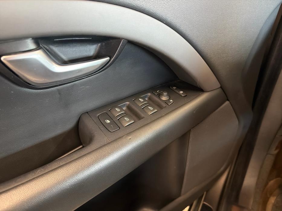 VOLVO V70 2010