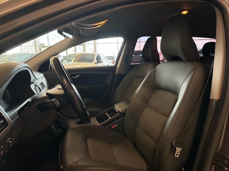VOLVO V70 2010