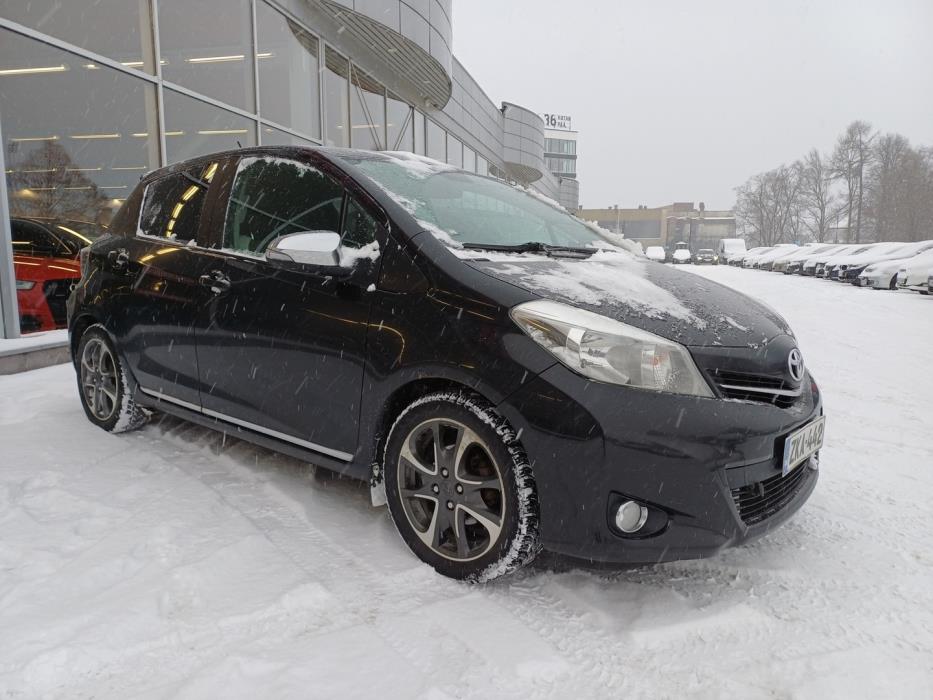 TOYOTA Yaris 2013