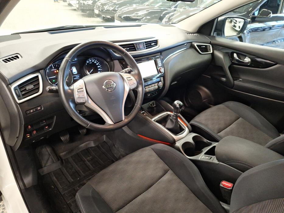 NISSAN Qashqai 2015