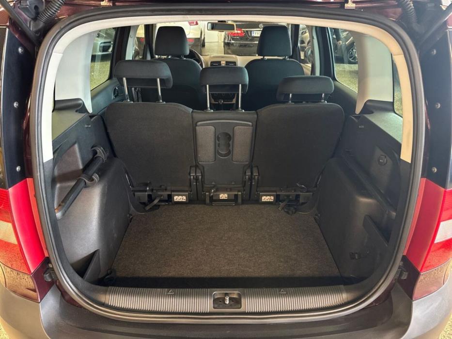 SKODA Yeti 2011