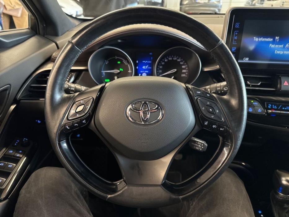 TOYOTA C-HR 2017