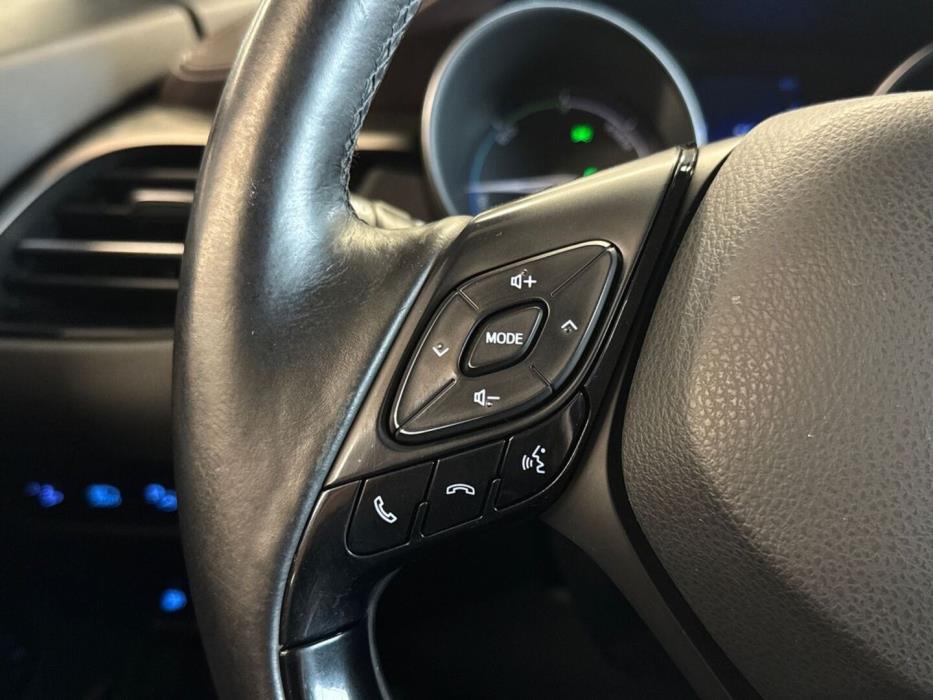 TOYOTA C-HR 2017