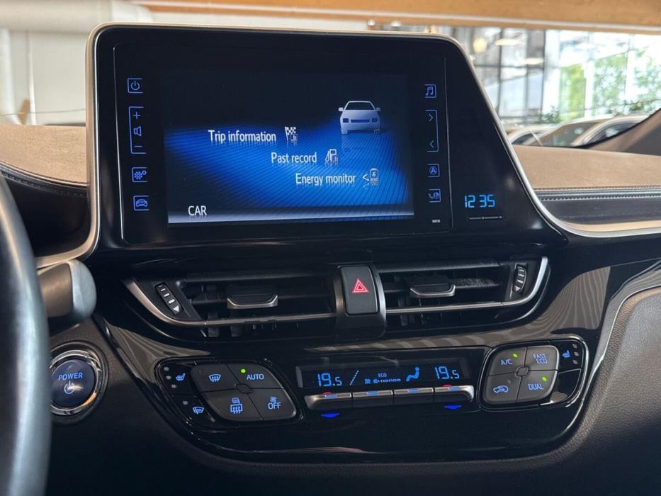 TOYOTA C-HR 2017