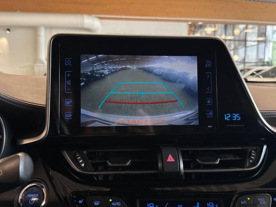 TOYOTA C-HR 2017