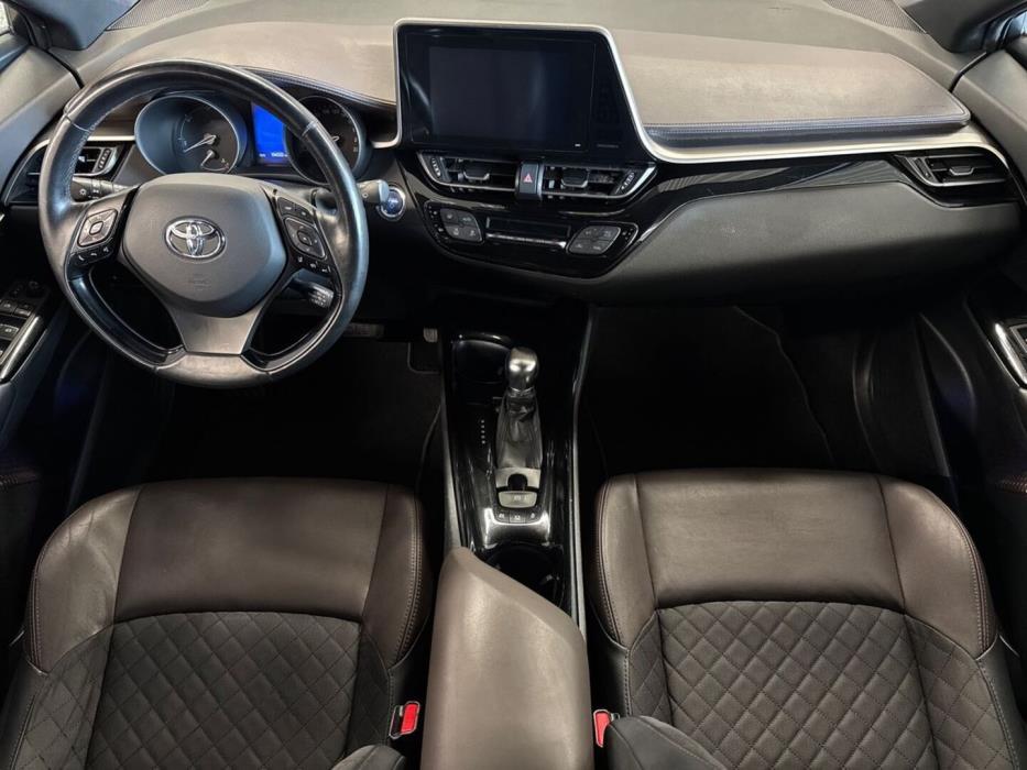 TOYOTA C-HR 2017