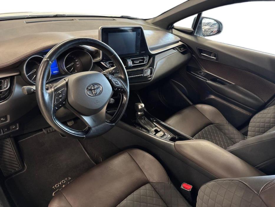 TOYOTA C-HR 2017