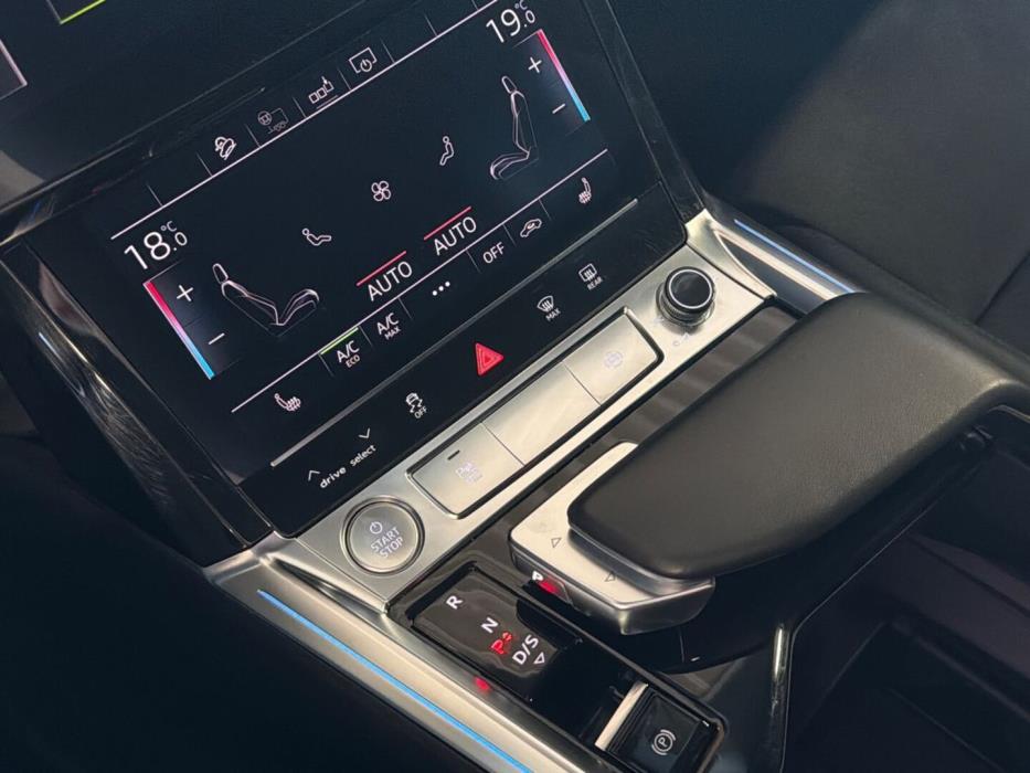 AUDI e-tron 2020